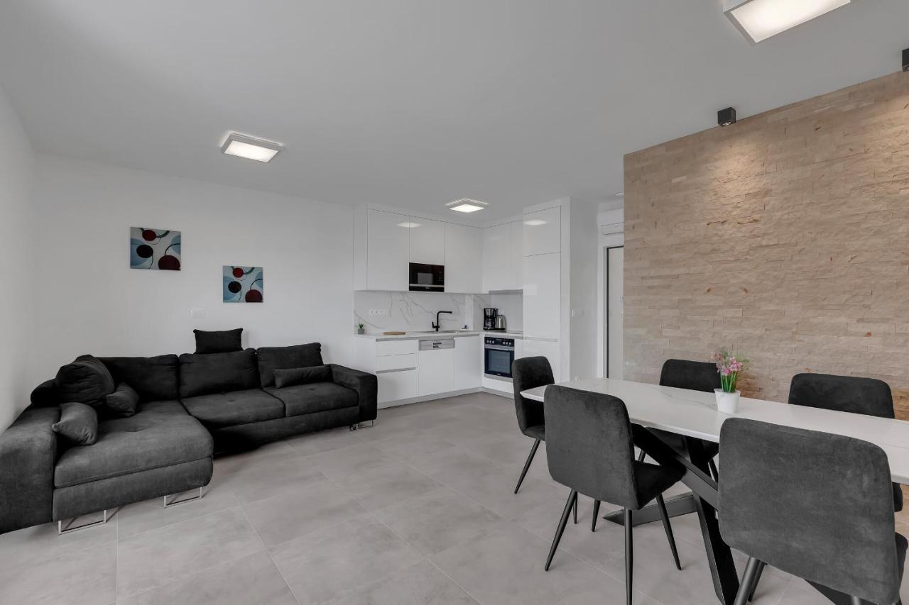 Luxury Apartment Adriasun Free Beach Parking 마카르스카 외부 사진